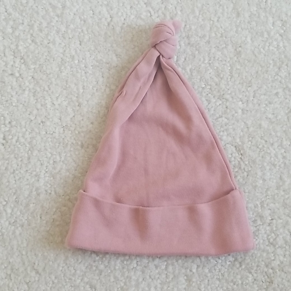 Kate Quinn hat 0-3 months